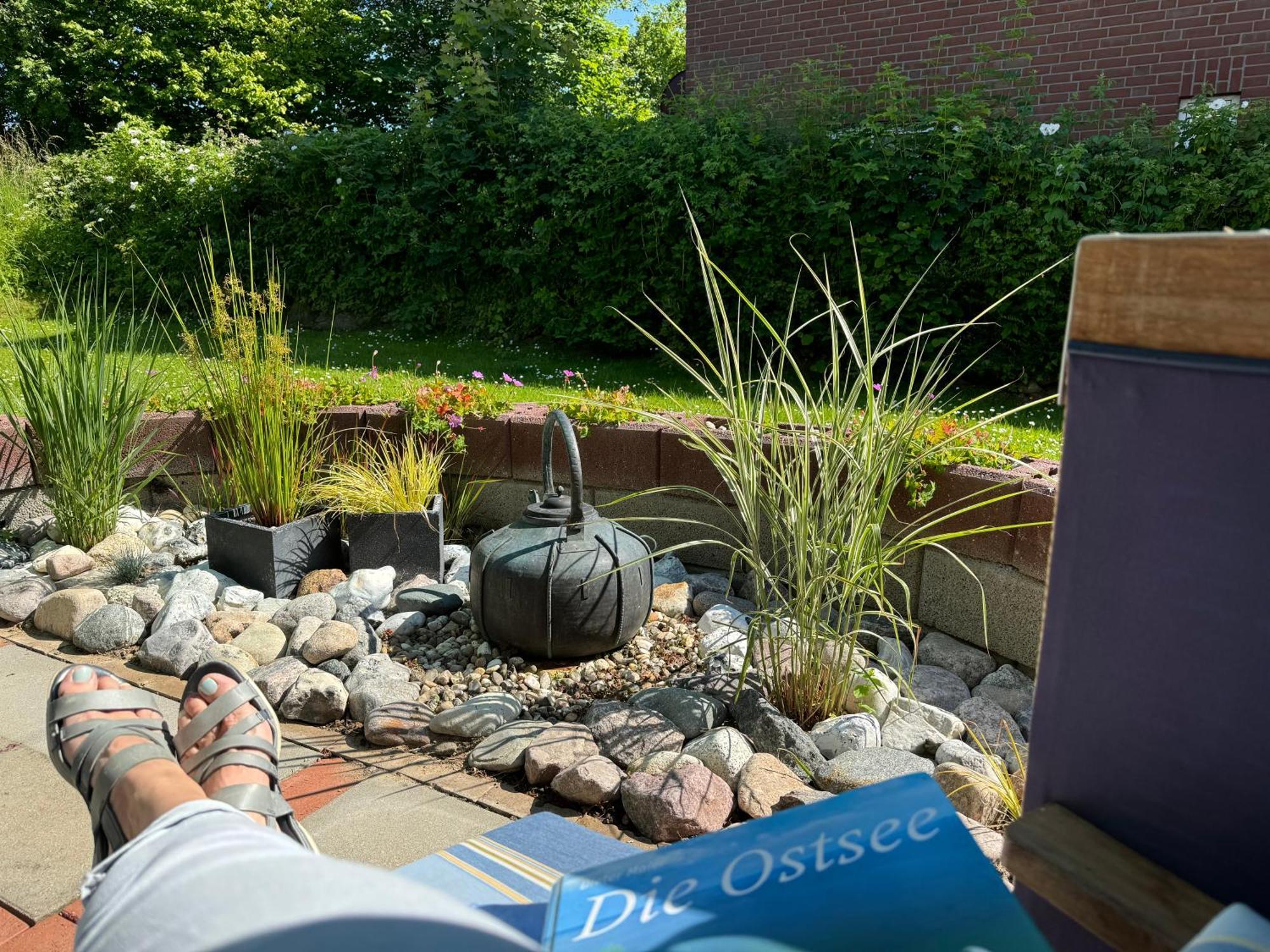 Segelund - Zeit Fuer Uns- Ruhige Und Sonnige Ferienwohnung Mit Terrasse Und Garten Nahe Strand Und Ostsee Schonhagen  Luaran gambar